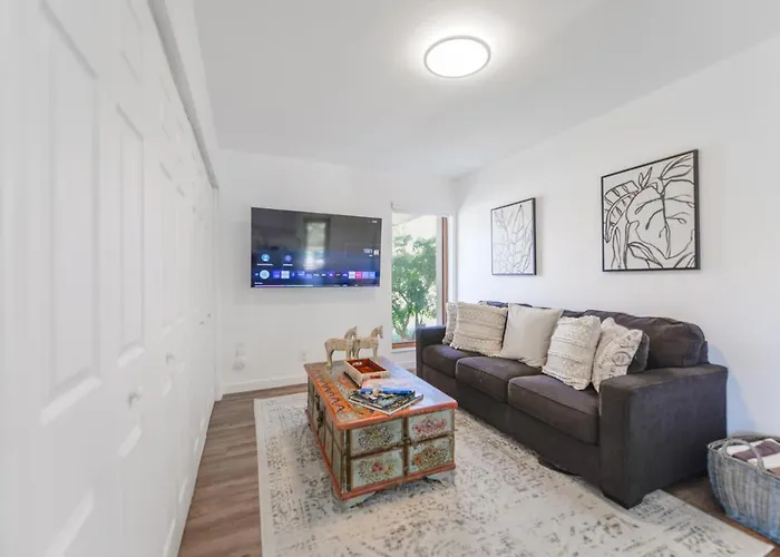 Awesome 4 Bedroom Housew/Pool @Westchester Miami