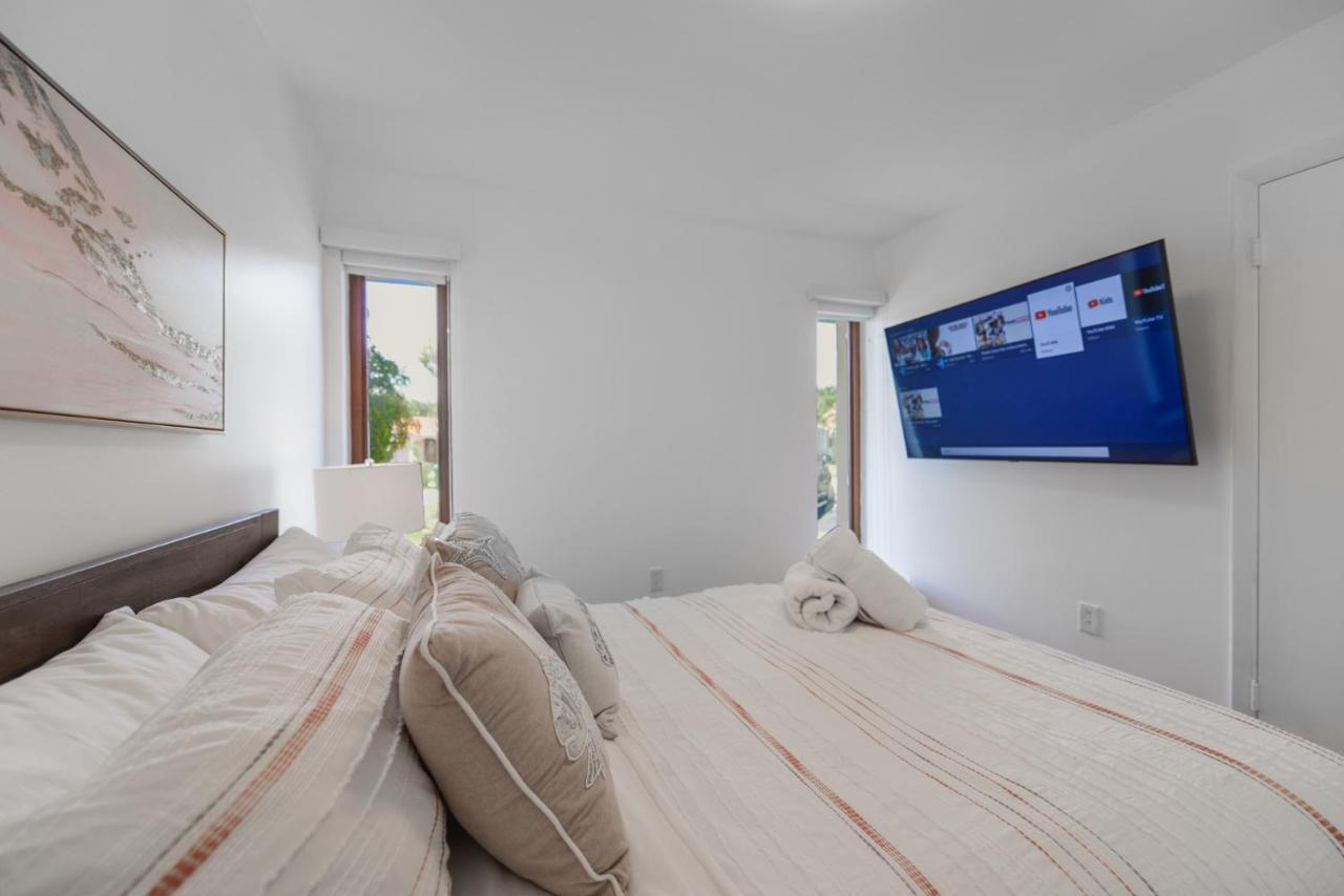 Hébergement de vacances Awesome 4 Bedroom Housew/pool @westchester Miami *
