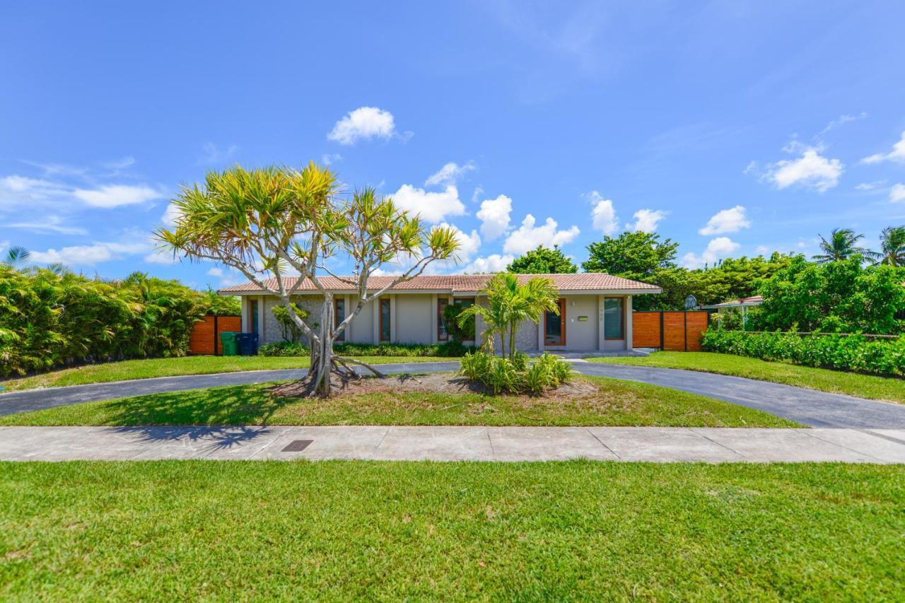 Awesome 4 Bedroom Housew/pool @westchester Miami Tamiami